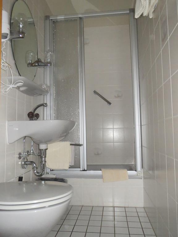 Hotel und Gästehaus Gute Quelle Cochem Zimmer foto
