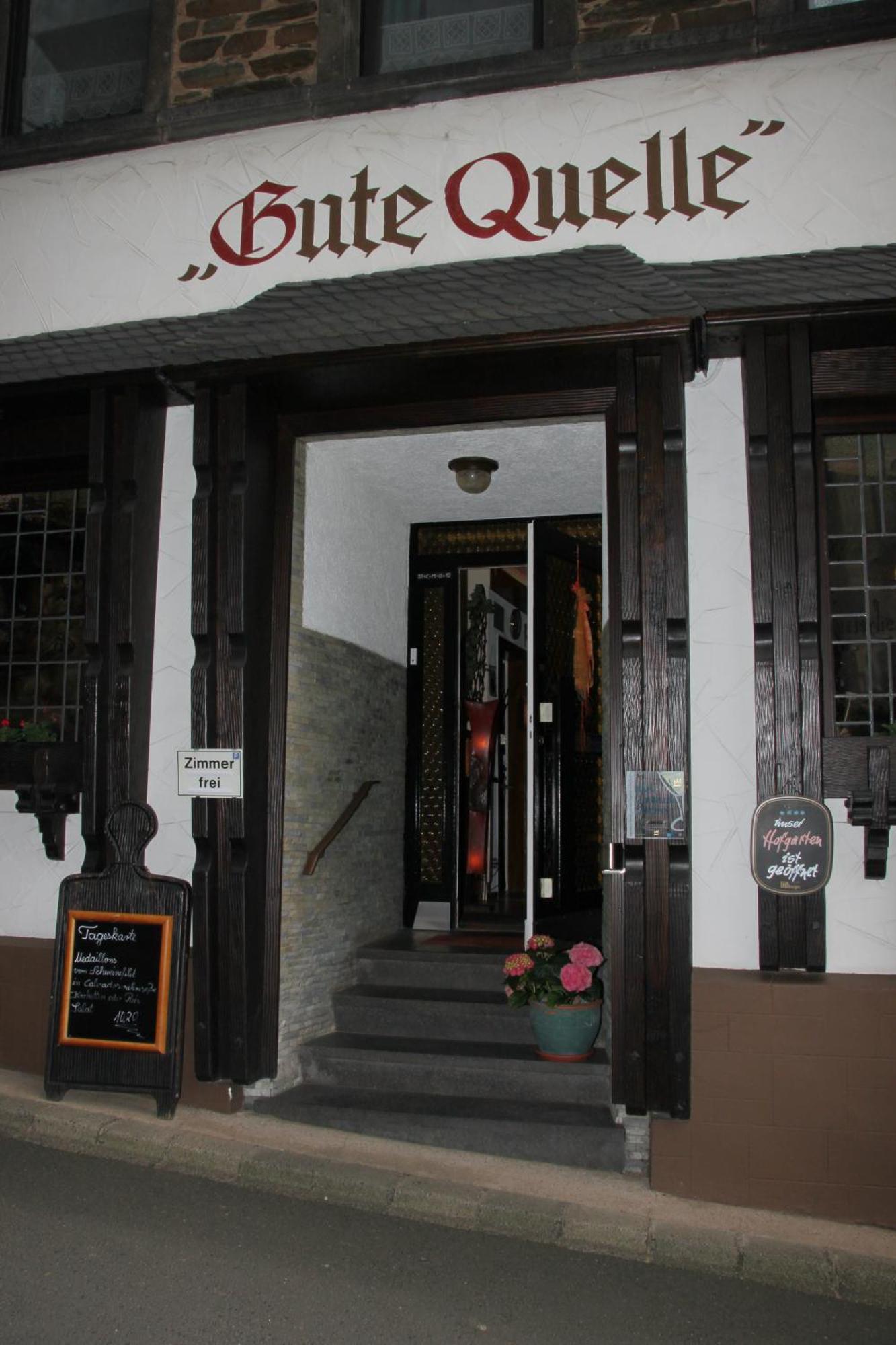Hotel und Gästehaus Gute Quelle Cochem Exterior foto